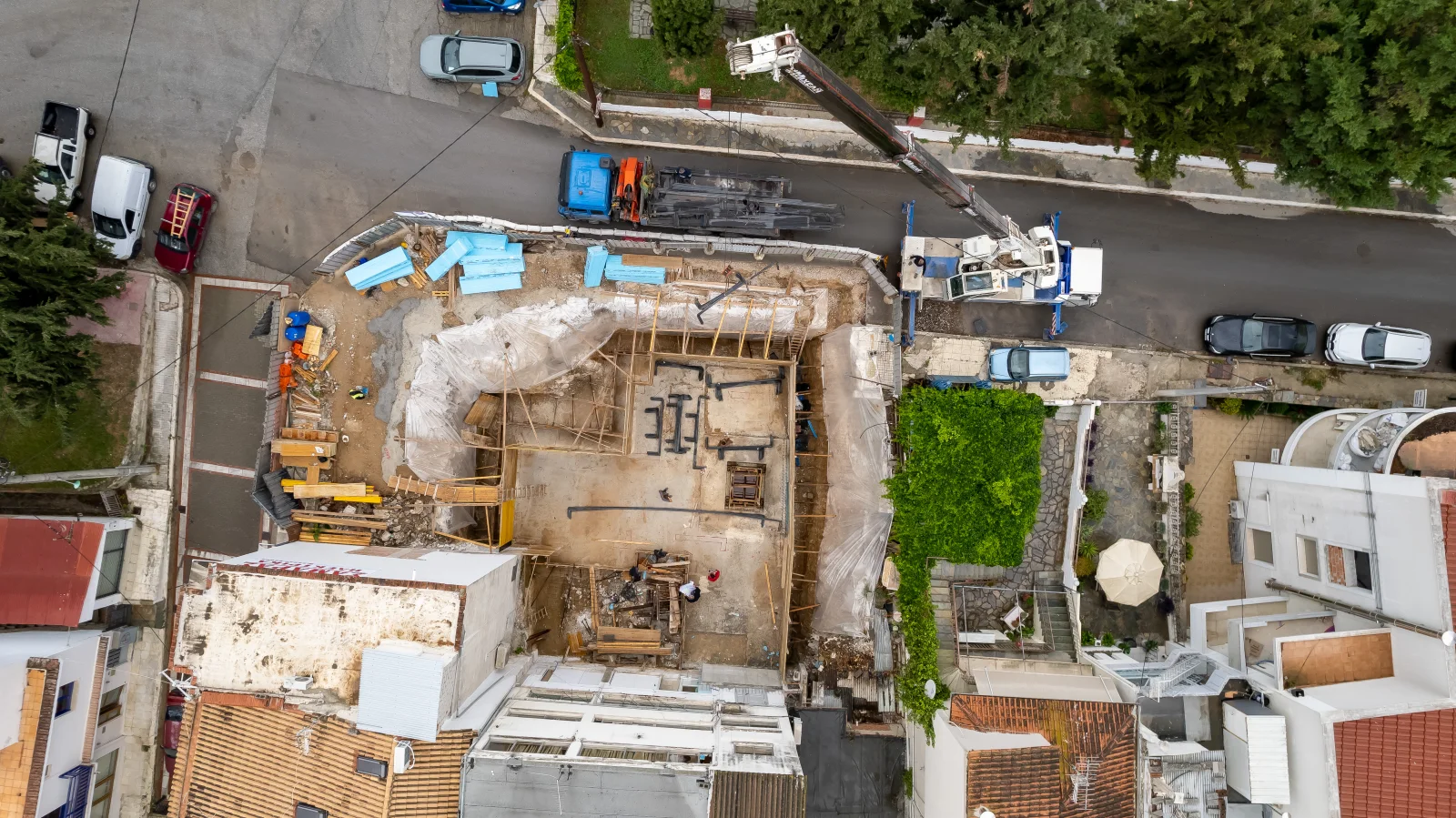 Construction photography — site overview crane — ORIA.FILMS