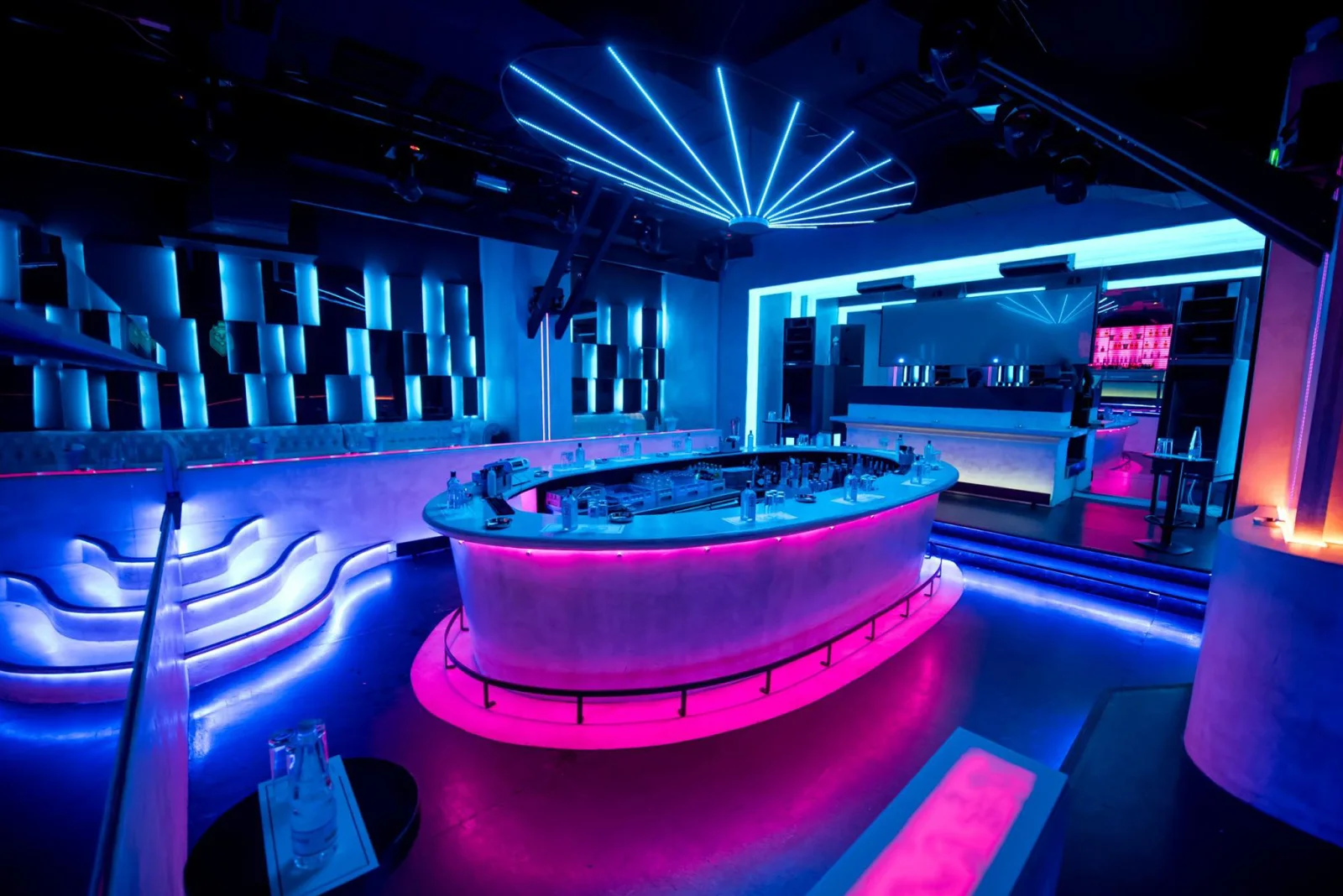 Interior photography — nightclub blue fan bar — ORIA.FILMS