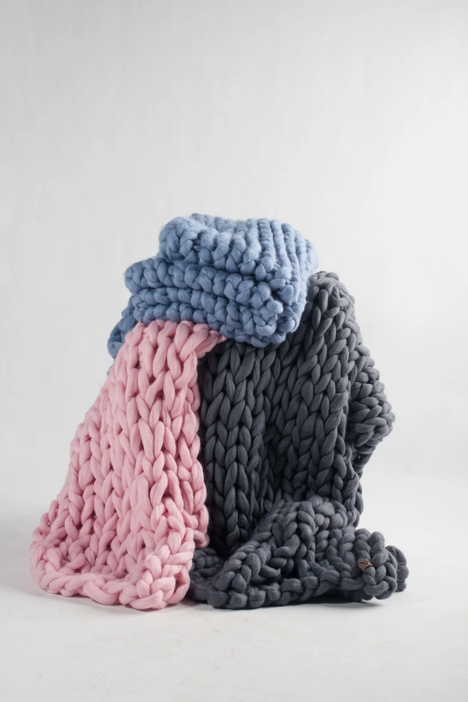 Product photography — gray blanket folded — ORIA.FILMS