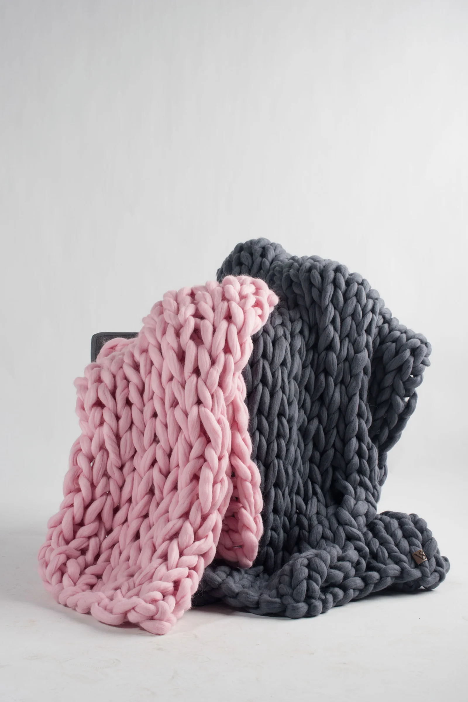 Product photography — yarn balls — ORIA.FILMS